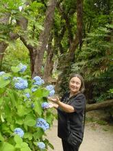 Kitty (me) with a very blue hydrangea in the Valla Carlotta gardens